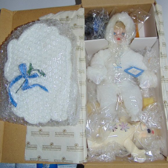 Beneath the Mistletoe - Snow Babies Doll - Ashton Drake *NIB - Picture 2 of 8